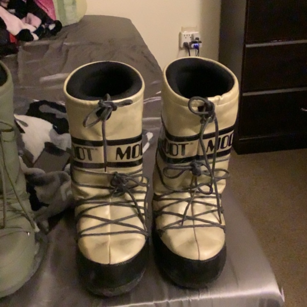 Moon Boots